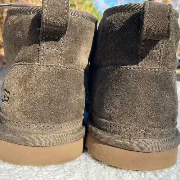 Brown Ugg Neumel - Picture 3 of 10